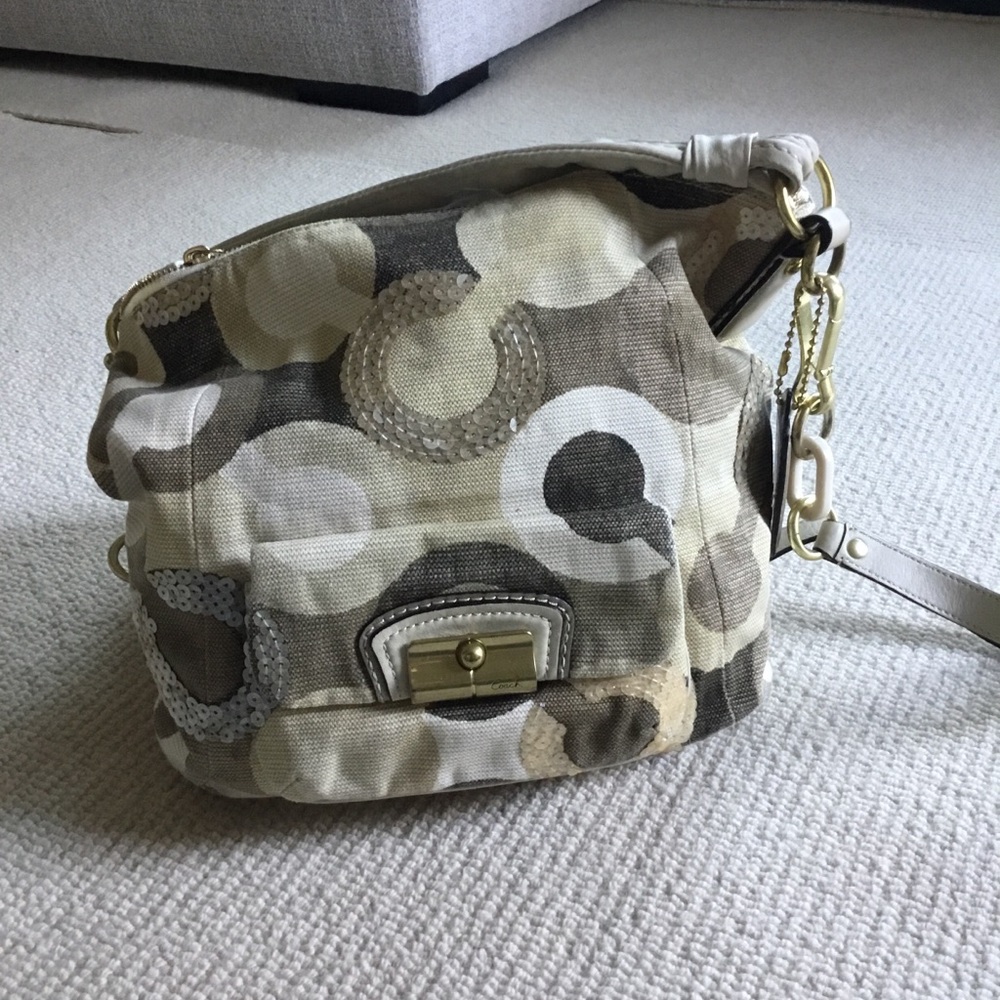 Coach Hobo Bag in Cream and Brown - Picture 9 of 16
